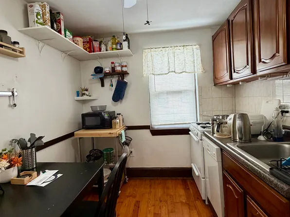 12 Bacon St APT 3, Waltham, MA 02451