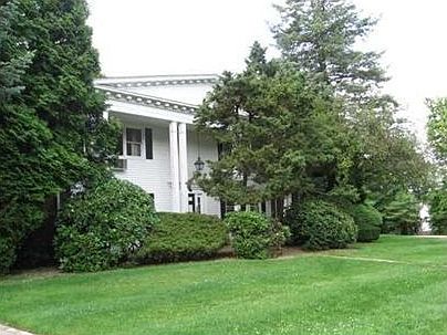 2nd image of 1 Sussex Ct APT 501