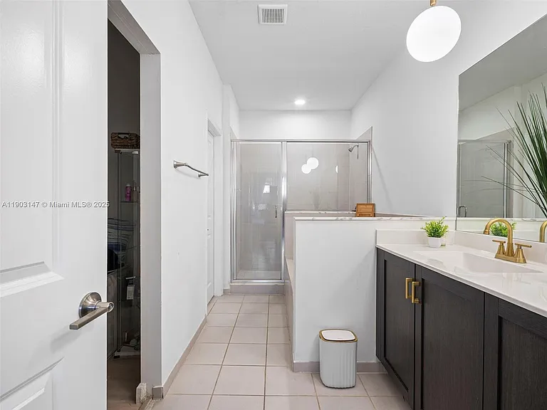 1411 SE 26th Rd — Photo 43