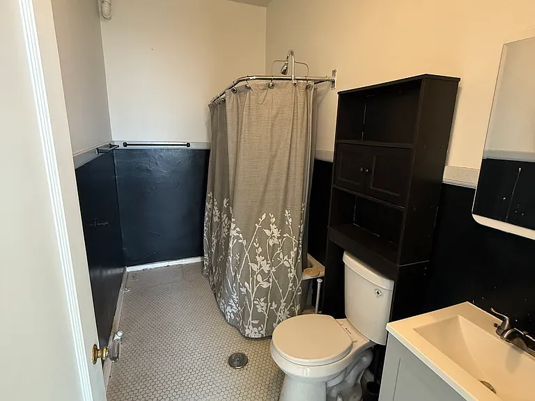 561 Lincoln Ave #5 — Photo 6