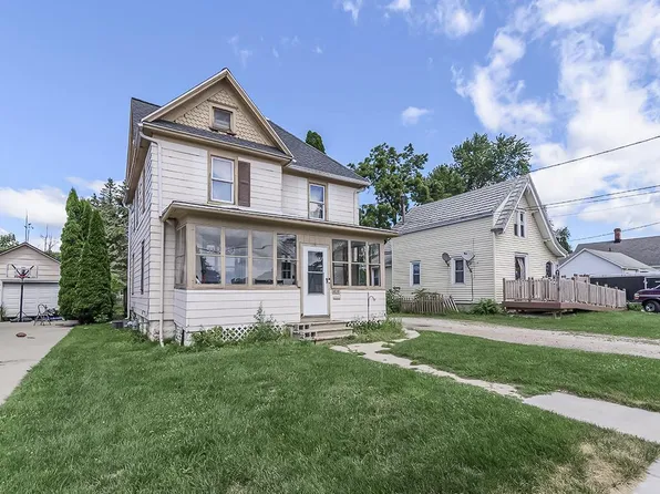 414 West 3rd Street, Beaver Dam, WI 53916