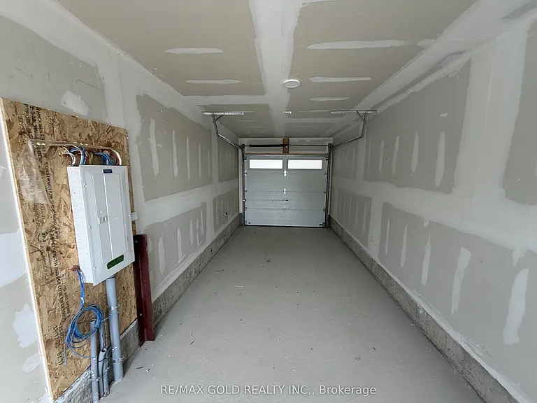 702 Front Royal St — Photo 8