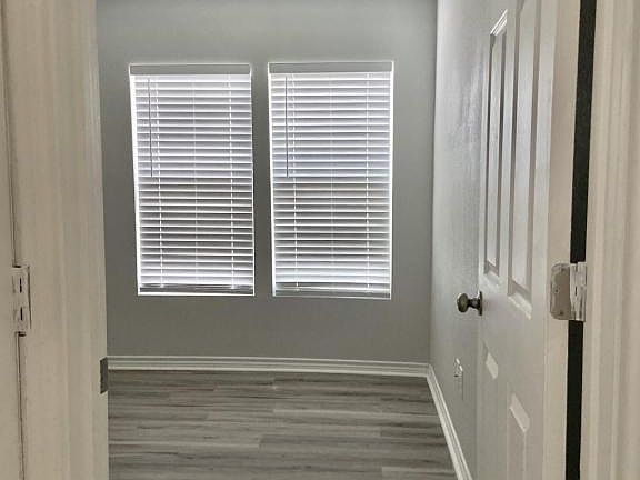 4th image of 221 Priddy Ln