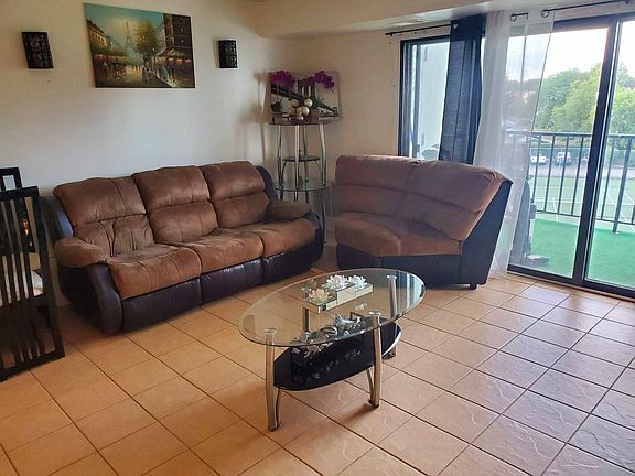 4th image of 375 Plum Creek Dr #3092
