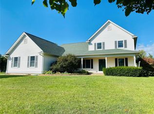 1057 Ravenwood Dr, Montgomery City, MO 63361