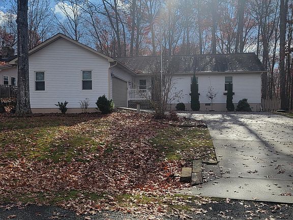 2nd image of 140 Shelley Ln