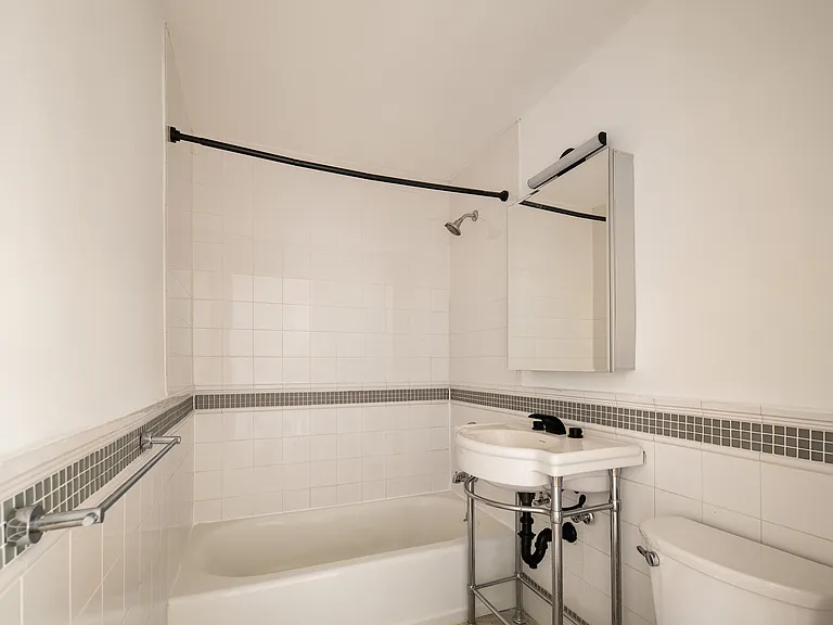 249 E 118th St #9A — Photo 19