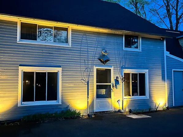 23 Railroad St, Kent, CT 06757