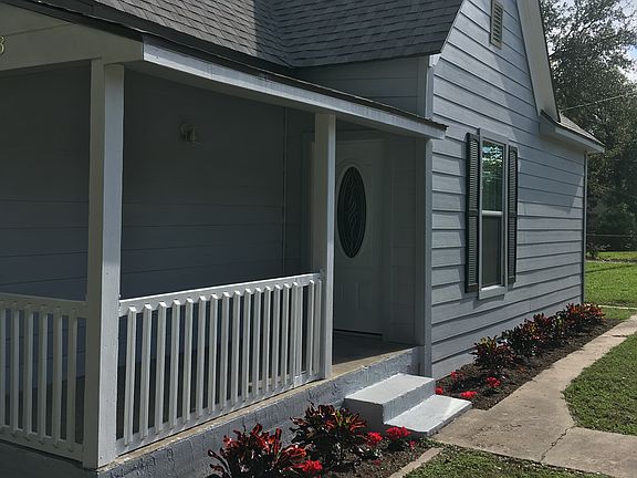 2nd image of 713 7th Ave N