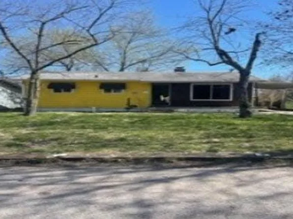 124 Saint Barbara Ln, Cahokia, IL 62206