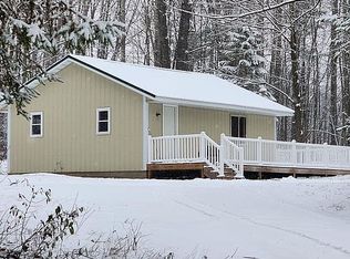 5672 N Lakeview Ave, Fountain, MI 49410