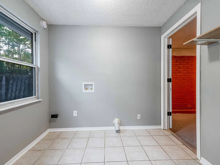 2586 Spring Lake Rd W — Photo 13