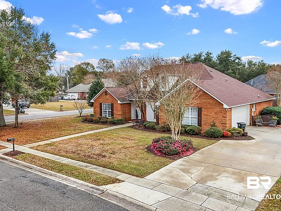 3rd image of 201 Manor Blvd