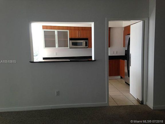 3rd image of 325 Biscayne Blvd #2023
