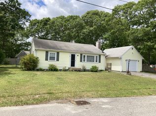 45 Blue Jay Dr, Hyannis, MA 02601