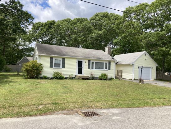 45 Blue Jay Drive, Hyannis, MA 02601