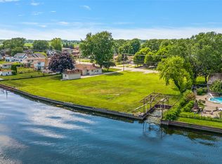 39196 Lakeshore Dr, Harrison Township, MI