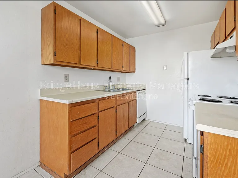 449 S Mollison Ave #3 — Photo 11