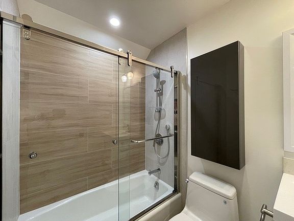 4th image of 238 Urbano Dr #2