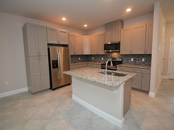 5th image of 33A Louisiana Dr