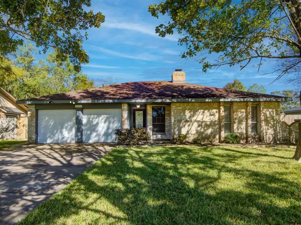 401 Castlelake Dr, Friendswood, TX 77546