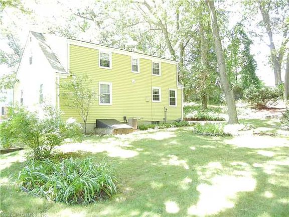2nd image of 16 Winterberry Ln