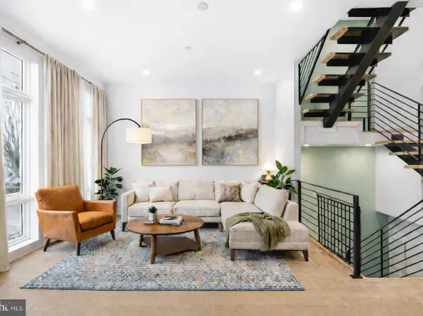 2512 Cumberland St, Philadelphia, PA 19125