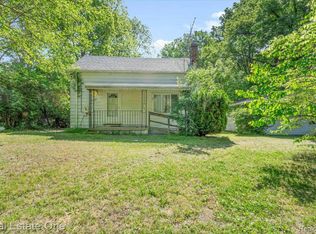 19777 Gudith Rd, Brownstown, MI 48183