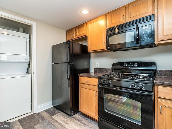 3rd image of 414 Water St Unit 1511