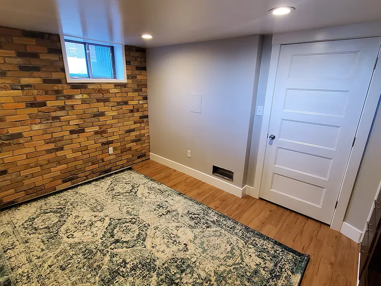 2864 S Wainwright Rd — Photo 20