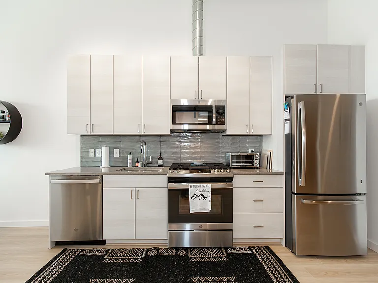 515 W Aspen St #301 — Photo 8