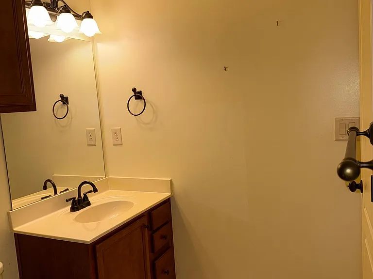 Martha Sue Dr — Photo 10