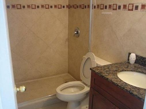 5th image of 486 NW 165th St APT B606