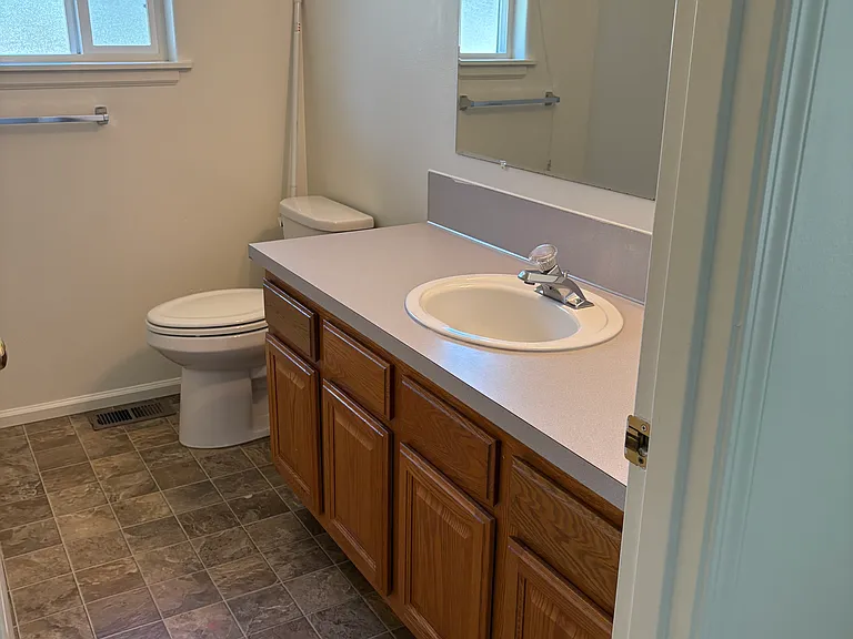 3541 Willamette St — Photo 10