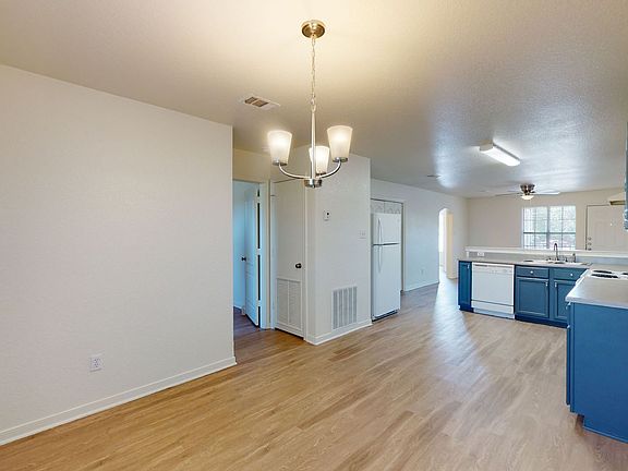 5th image of 2319 Terrace Dr