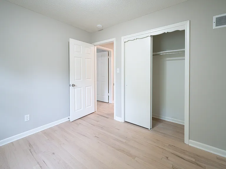 6910 NW Belvidere Pkwy — Photo 8