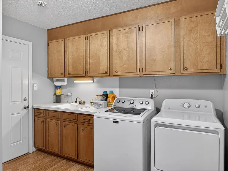640 Summerest Ct — Photo 29