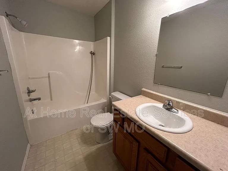 427B Birchwood St — Photo 9