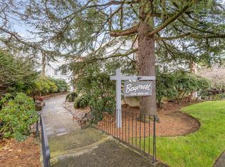 15010 Roper Ave #302, White Rock, BC V4B 5A9