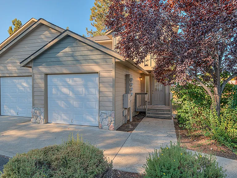 Highly sought after 1,2,3-bedroom flat and townhome apartments — Photo 19