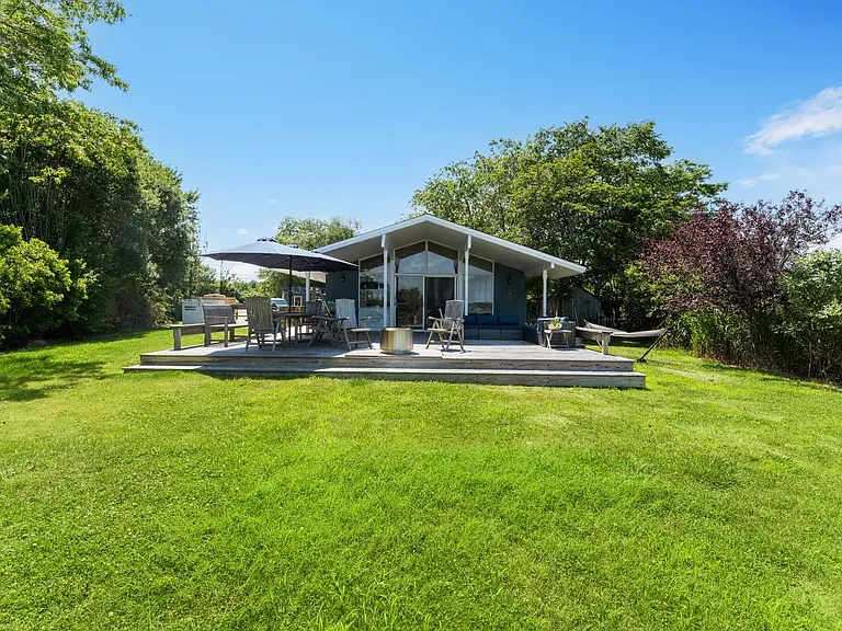 308 W Lake Dr — Photo 1