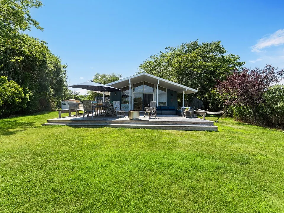 308 W Lake Dr