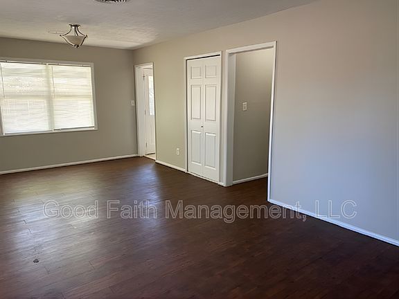 3rd image of 2280 Darlington Dr