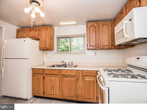 4th image of 1503 E Lakeshore Dr