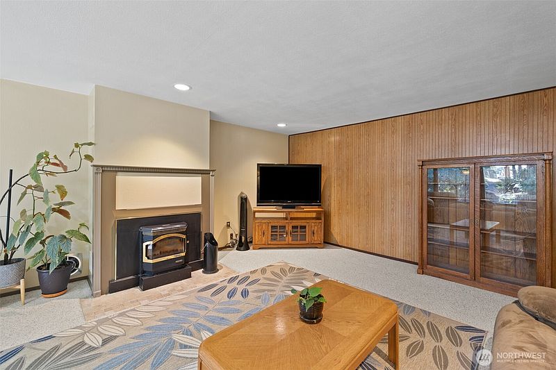 5th image of 2295 Deer Park Road