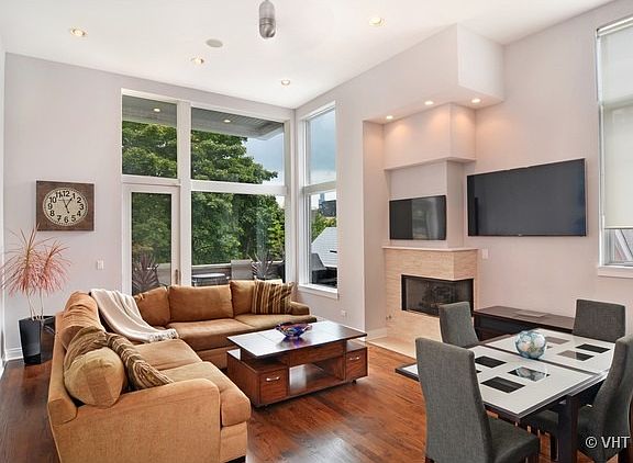 3rd image of 936 N Winchester Ave #3
