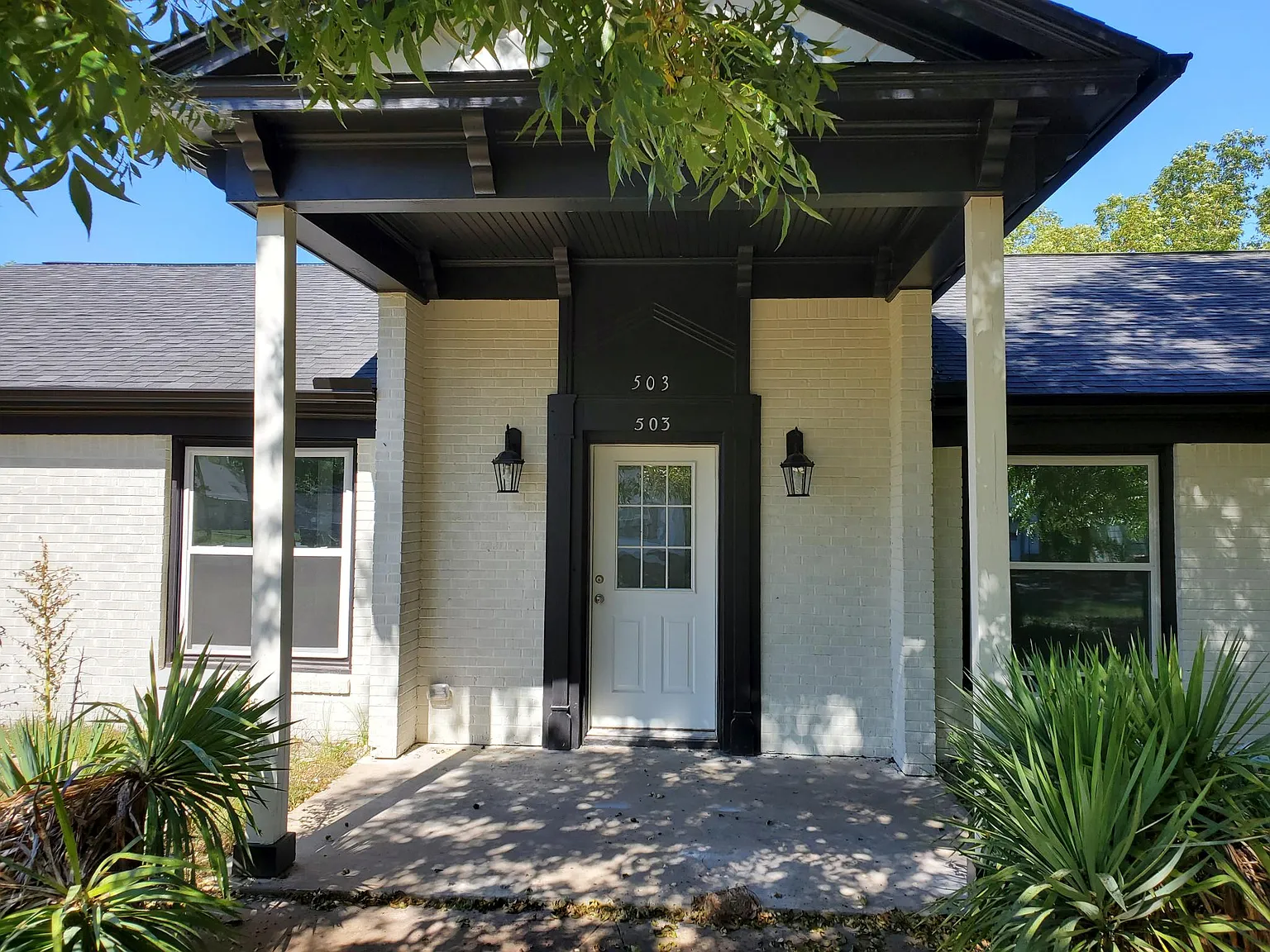 4 bed, 2700 sqft, $2,295 — Photo 1