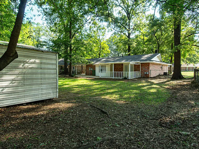 4228 Johnstown Dr — Photo 4