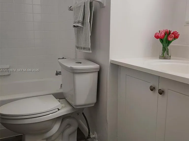 5950 NE 18th Ave #509 — Photo 10