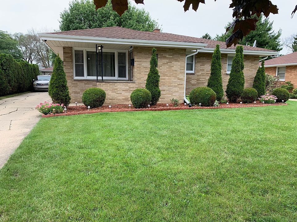 1st image of 834 Washington Park